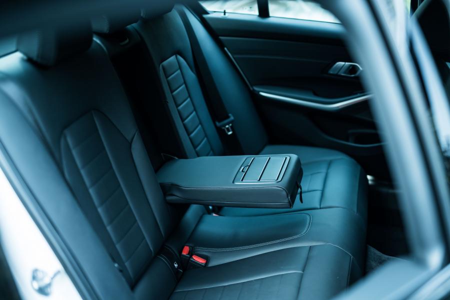 Интерьер BMW 320d M Sport xDrive (G20) 2019 года  (JP) (фото 5 из 6)
